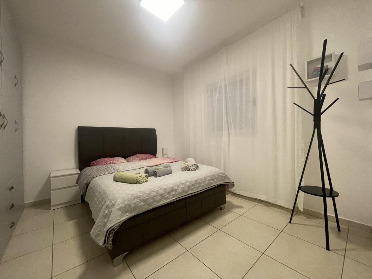 Ashdod City Center 2-Rooms Apartment, 15Min Walk To The Beach Exteriör bild