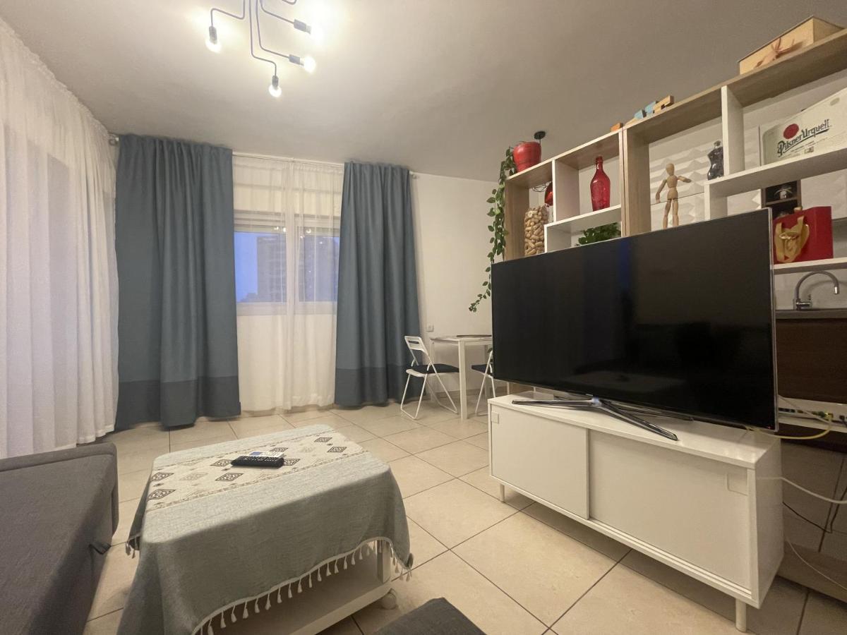 Ashdod City Center 2-Rooms Apartment, 15Min Walk To The Beach Exteriör bild